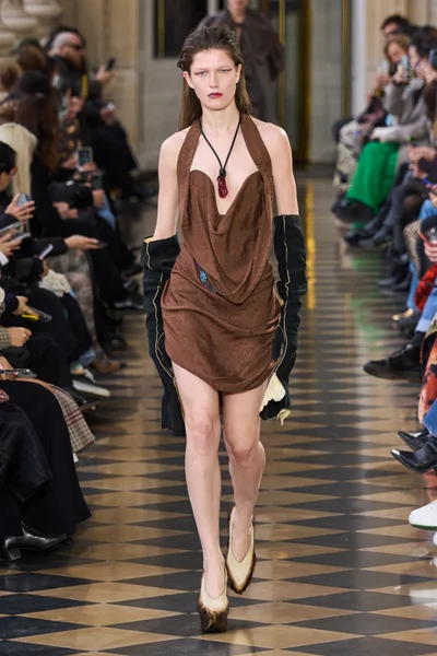 Look 50